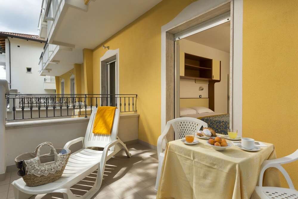 Фото Hotel Cannes Riccione