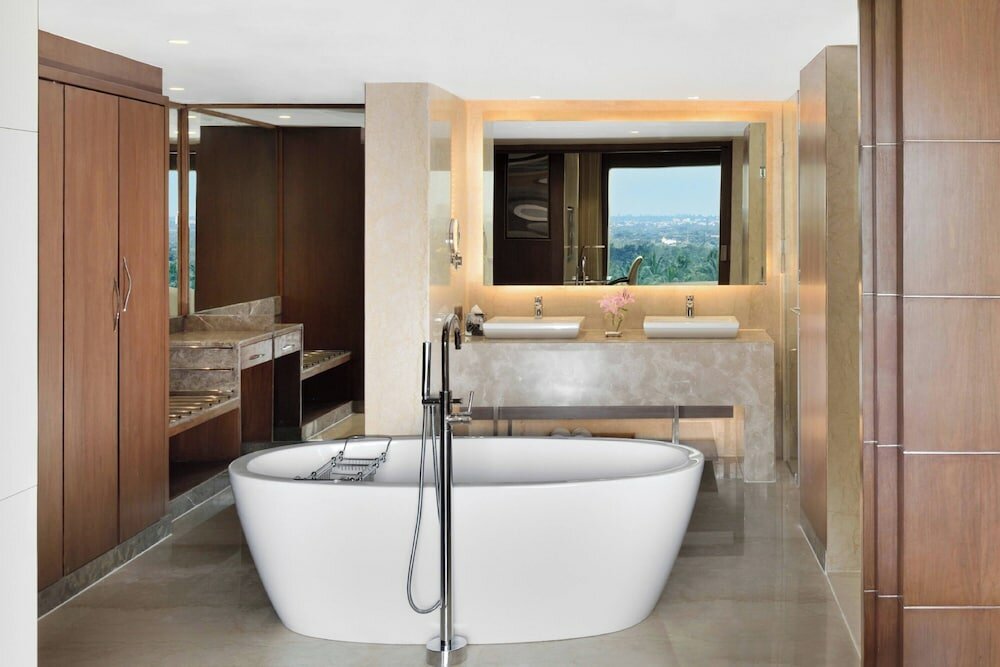 Фото Courtyard by Marriott Bengaluru Hebbal