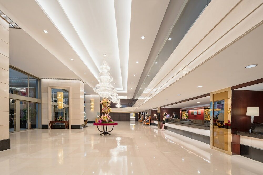 Фото Century Plaza Hotel