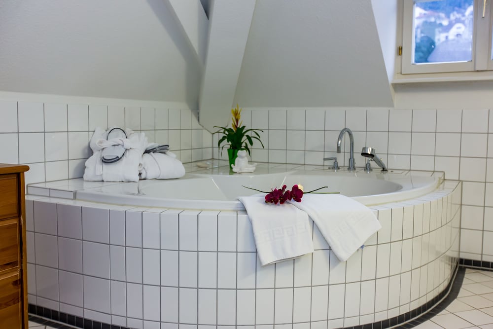 Фото Goldener Falke