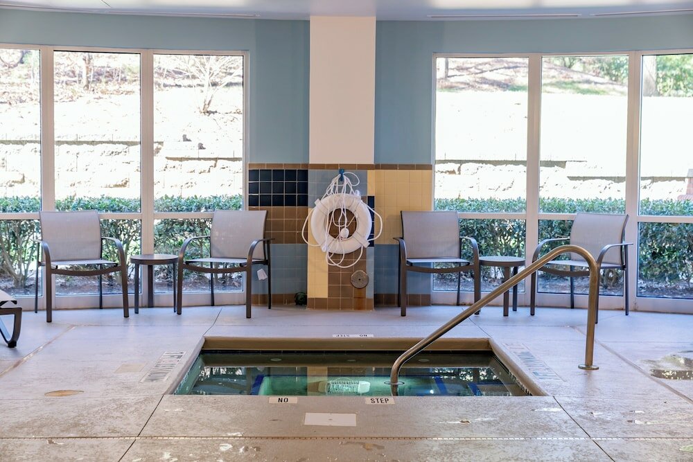 Фото Holiday Inn Express Hotel & Suites Raleigh Sw Nc State, an Ihg Hotel