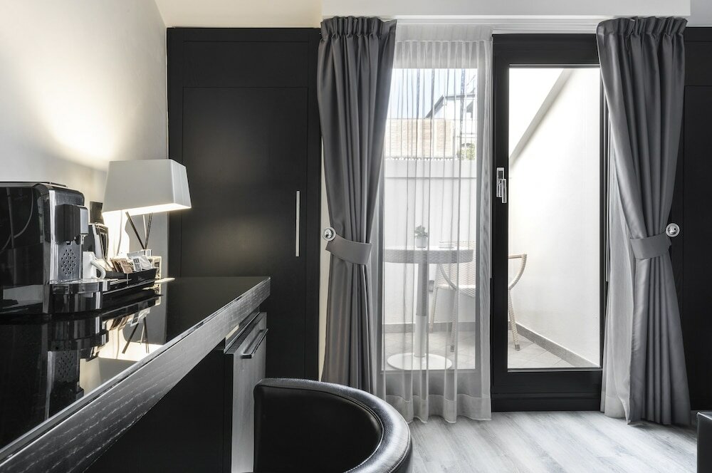 Фото Lhp Hotel Napoleon