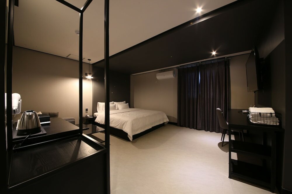 Фото Gupo Station Almond Hotel