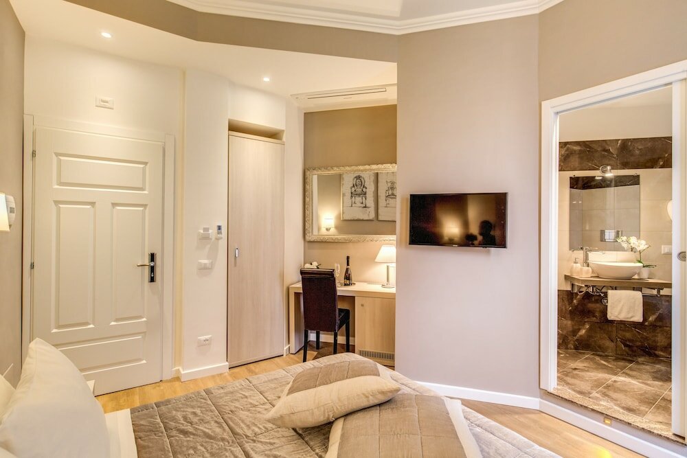 Фото The Bridge Suites