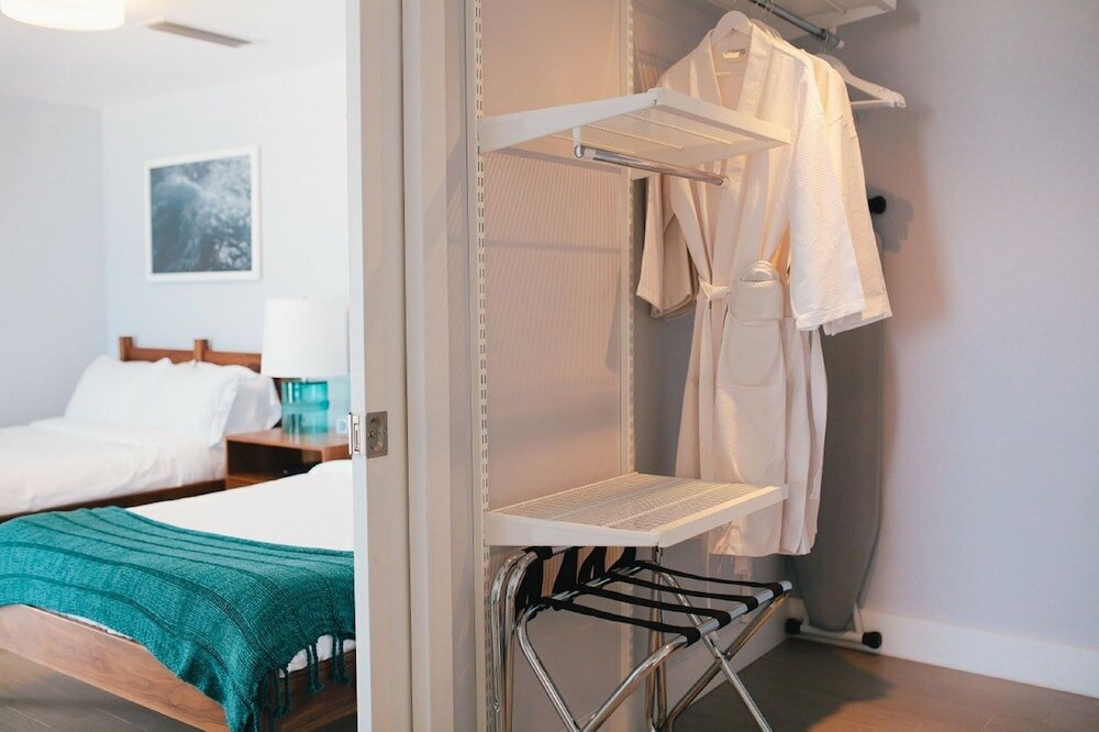 Фото Tides Inn Hotel