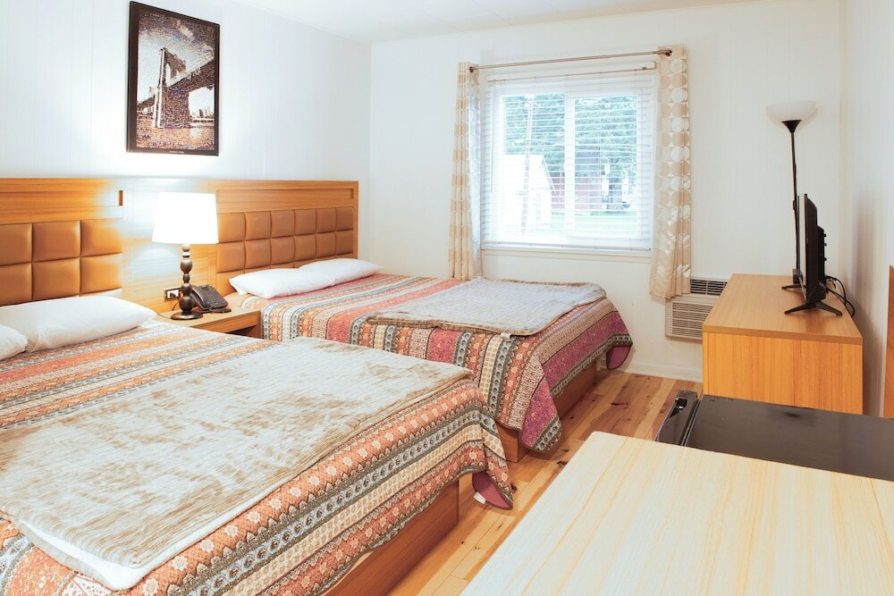 Фото Pemberton Hotel