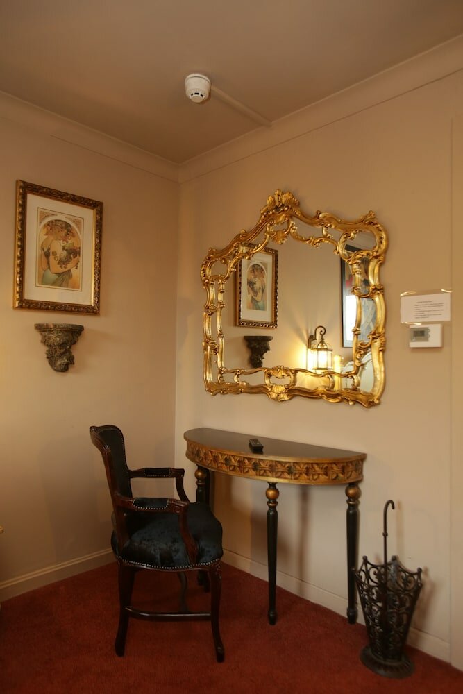 Фото The Bruce Hotel