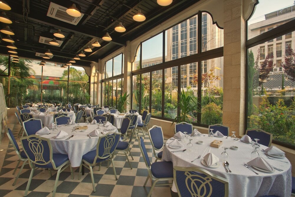 Фото The House Boutique Suites