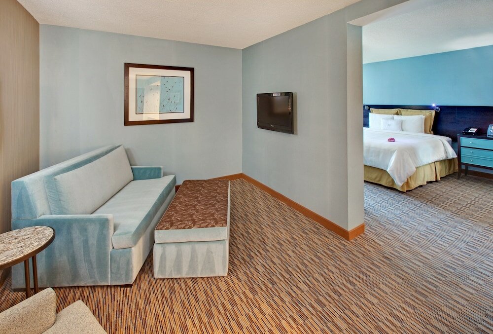 Фото Crowne Plaza Lombard Downers Grove, an Ihg Hotel