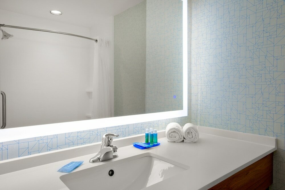 Фото Holiday Inn Express & Suites Ontario, an Ihg Hotel