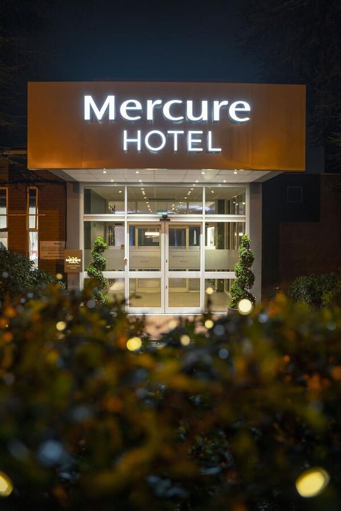 Фото Mercure Cardiff North Hotel