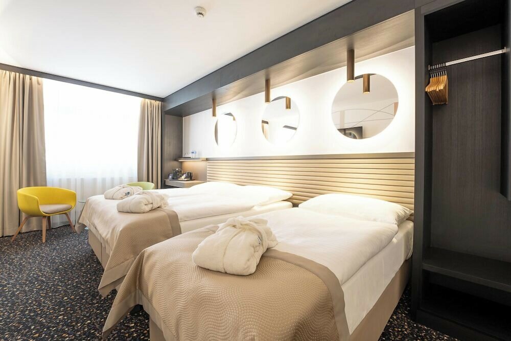 Фото Ea Embassy Prague Hotel