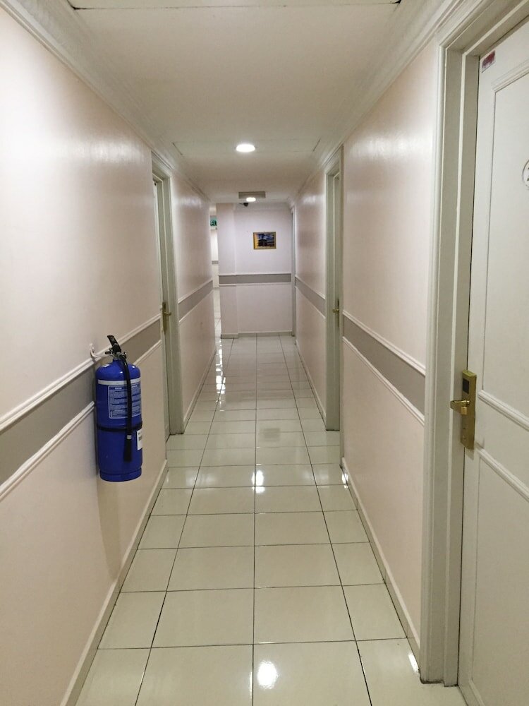 Фото Raja Inn Hotel