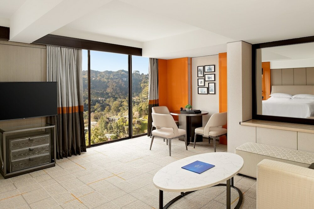 Фото Sheraton Universal Hotel