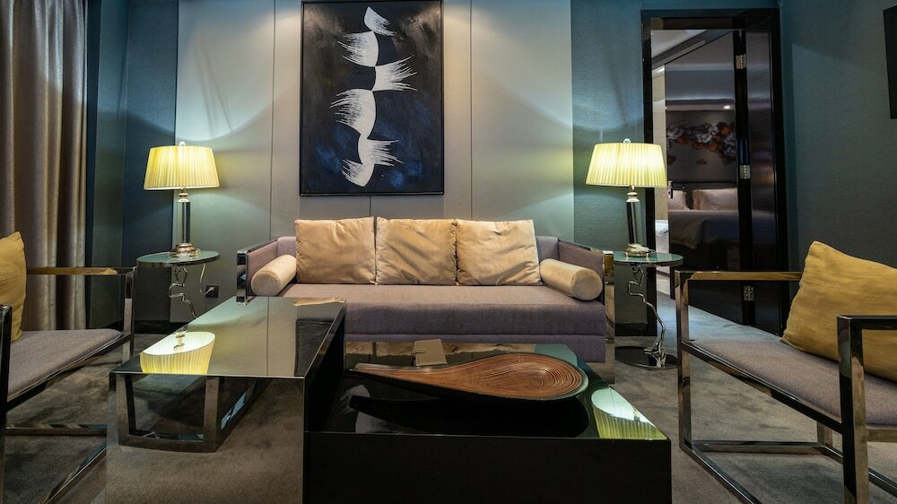 Фото Modern Classic Hotel