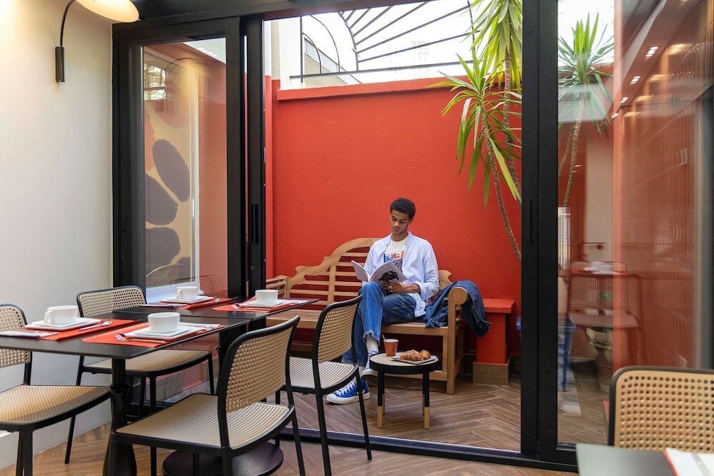 Фото Hotel Elysees 8