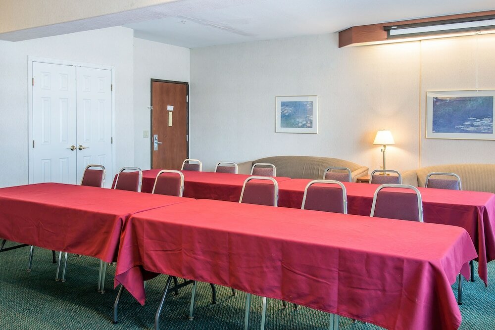 Фото Sleep Inn And Suites Oregon