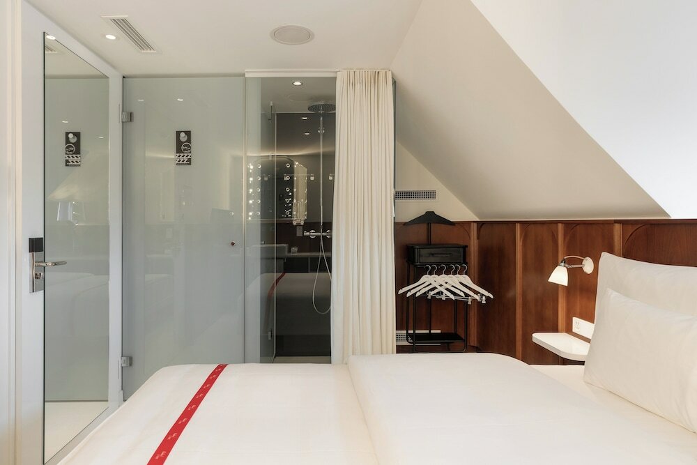 Фото Ruby Mimi Zurich