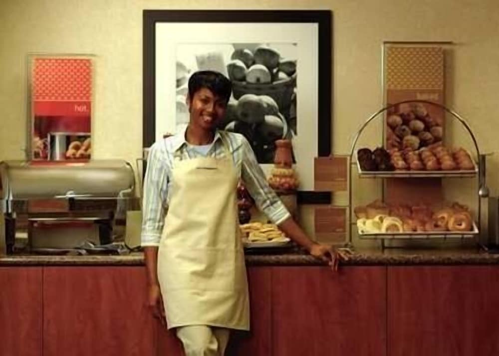 Фото Hampton Inn & Suites Albany At Albany Mall