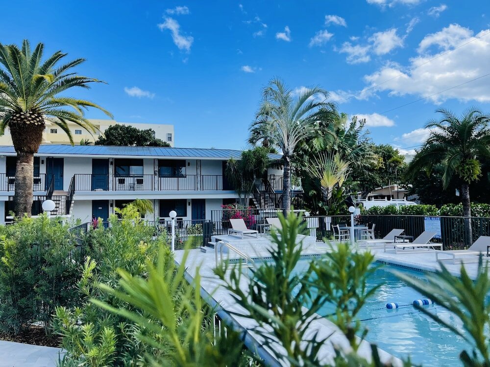 Фото Tropic Isle Beach Resort