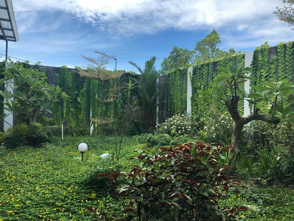 Фото Emerald Hotel