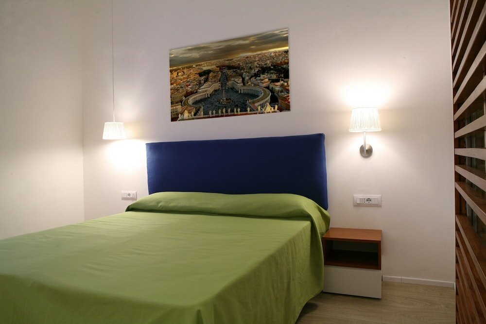 Фото Why Not Roma