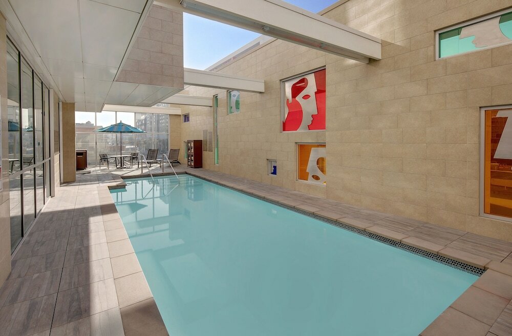 Фото Hyatt Place Glendale Los Angeles