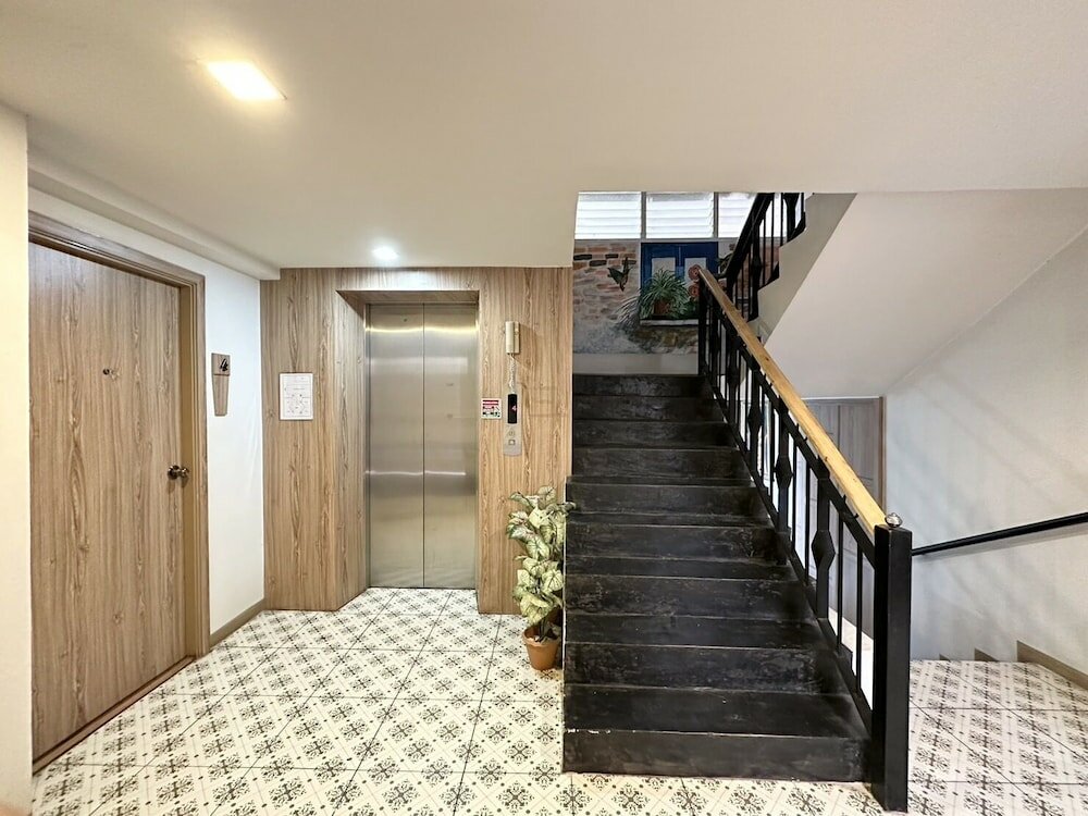 Фото DinsoMon Hotel