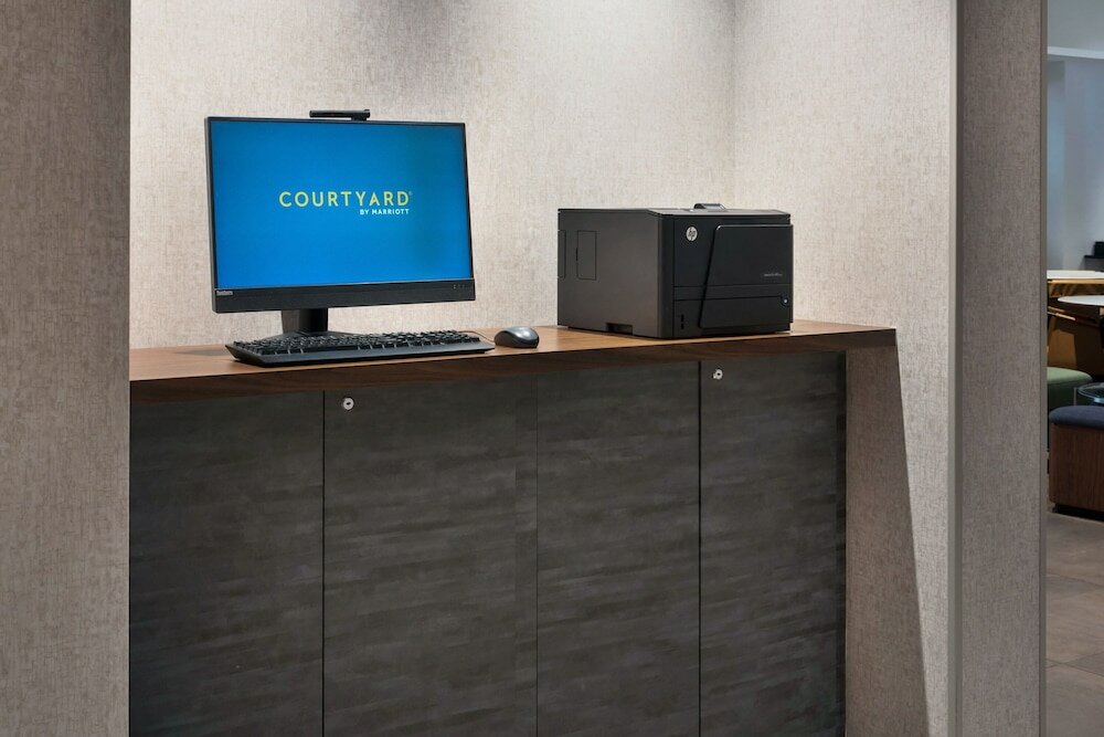 Фото Courtyard by Marriott New Orleans Metairie