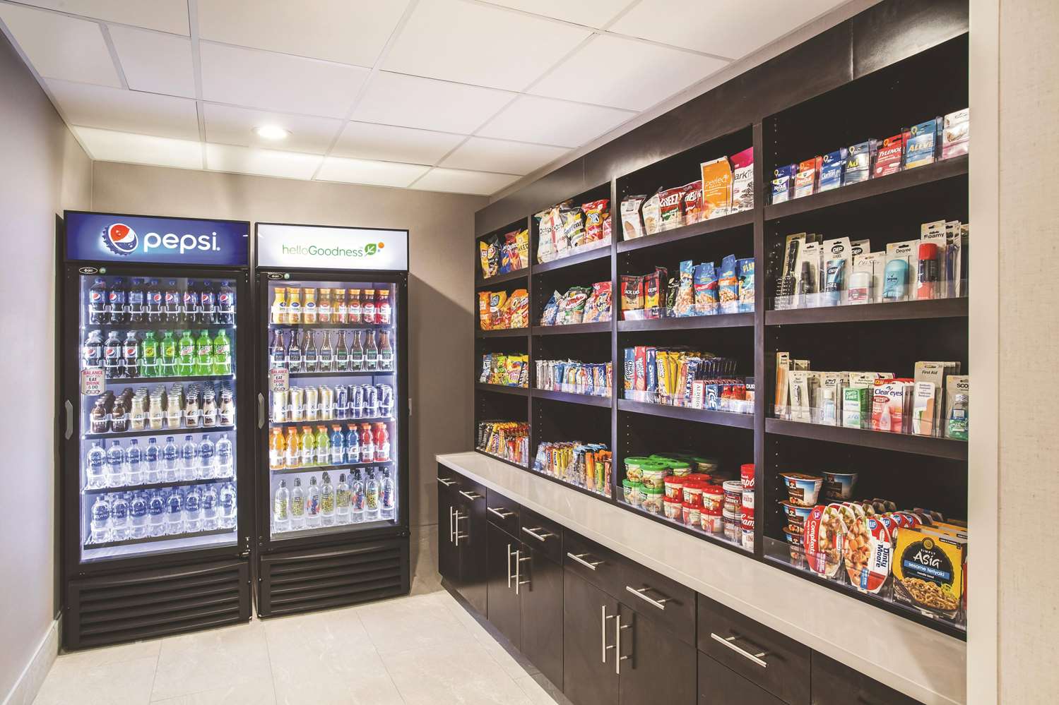 Фото La Quinta Inn & Suites by Wyndham Clearwater South