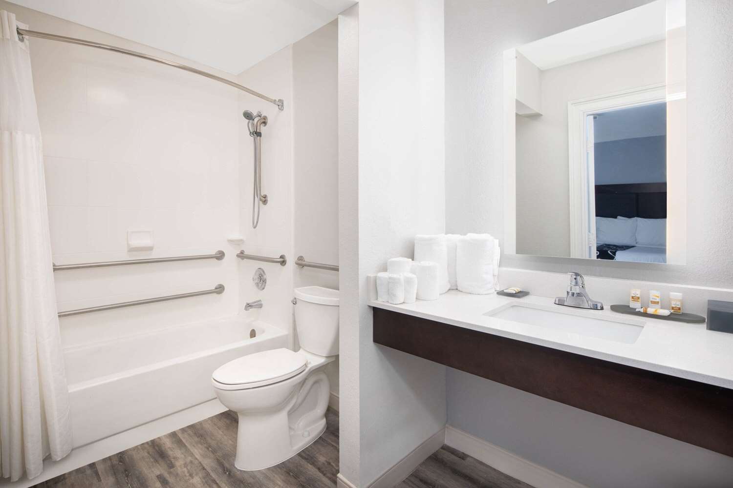 Фото La Quinta Inn & Suites by Wyndham Atlanta Airport South