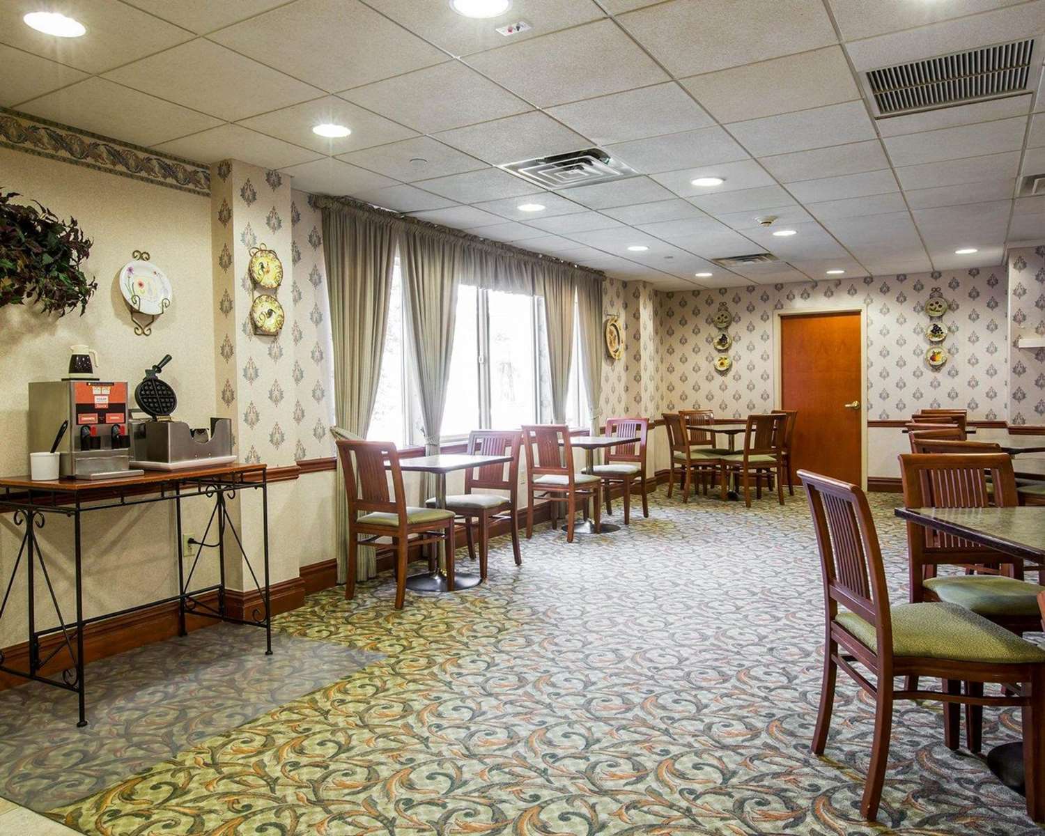 Фото Comfort Inn & Suites