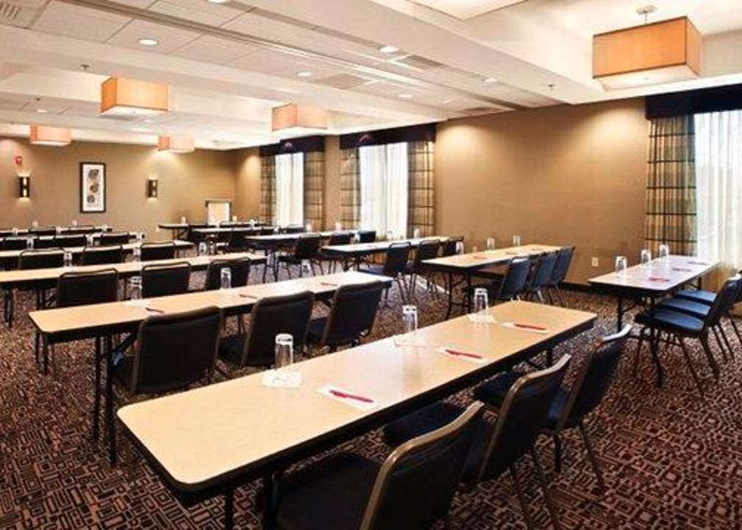 Фото Cambria Hotel Columbus - Polaris