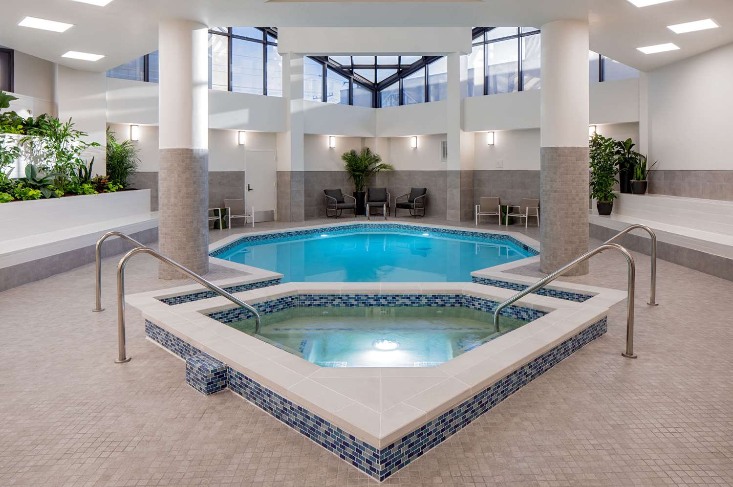 Фото DoubleTree Suites by Hilton Hotel Salt Lake City