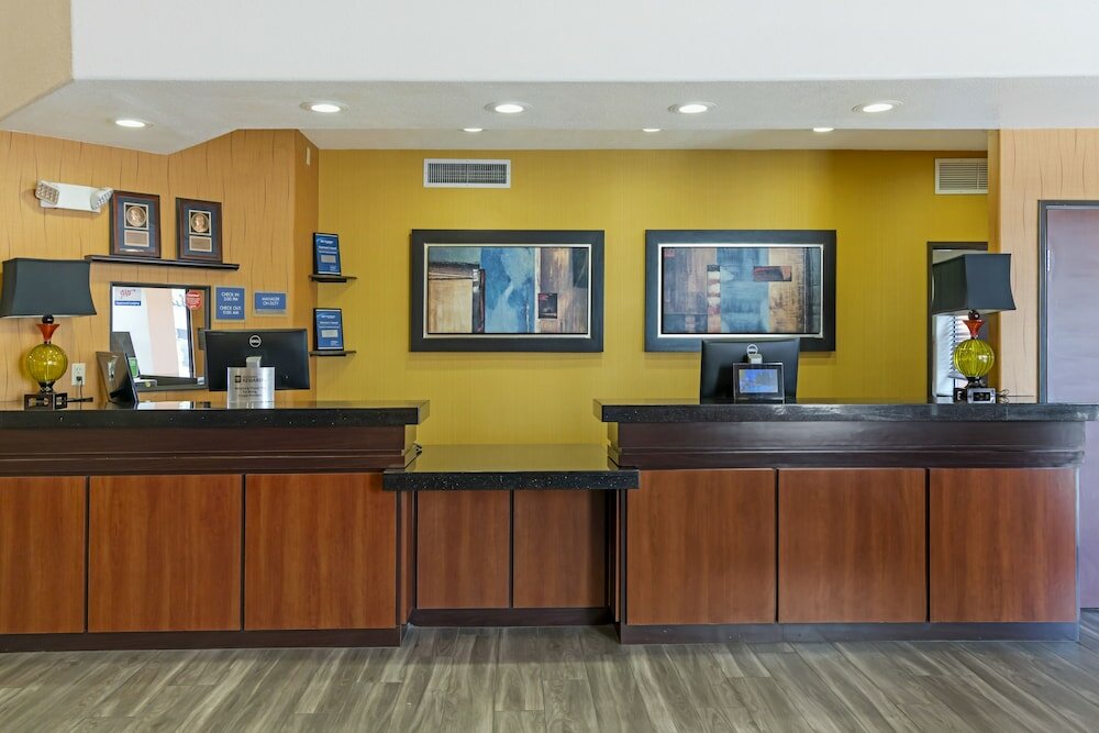 Фото Best Western Plus Fresno Inn