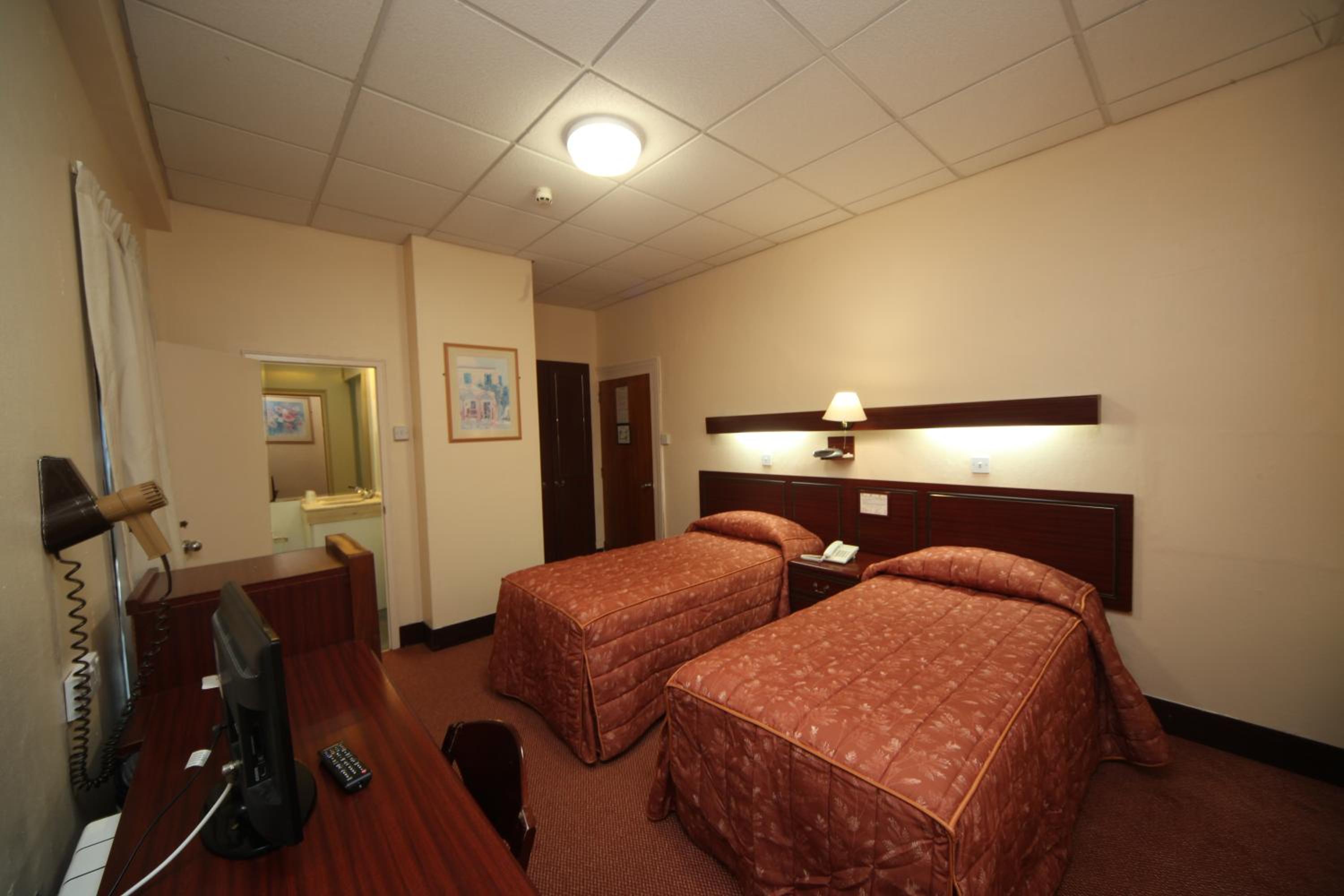 Фото Bristol Hotel