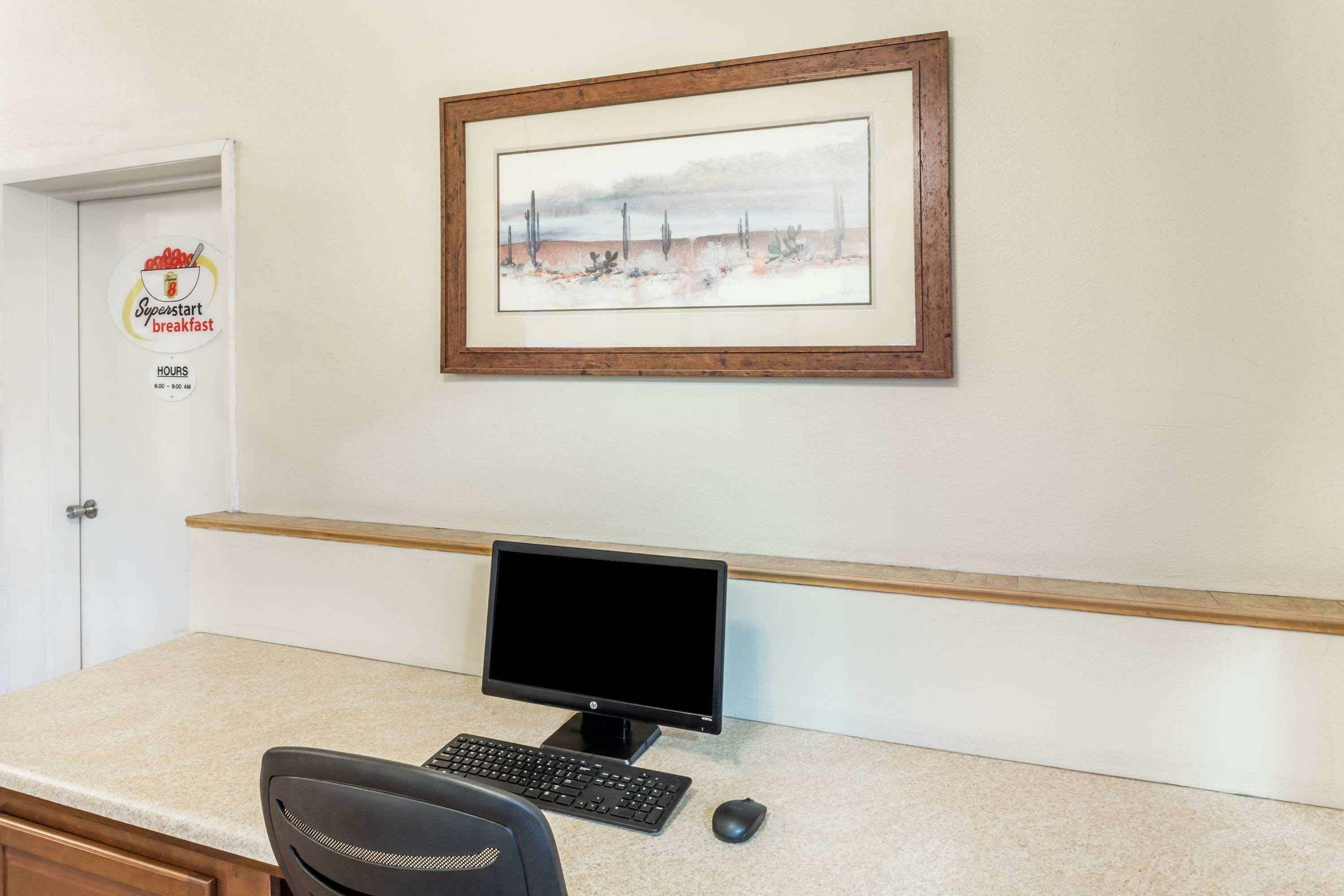 Фото Super 8 by Wyndham Tempe/ASU/Airport