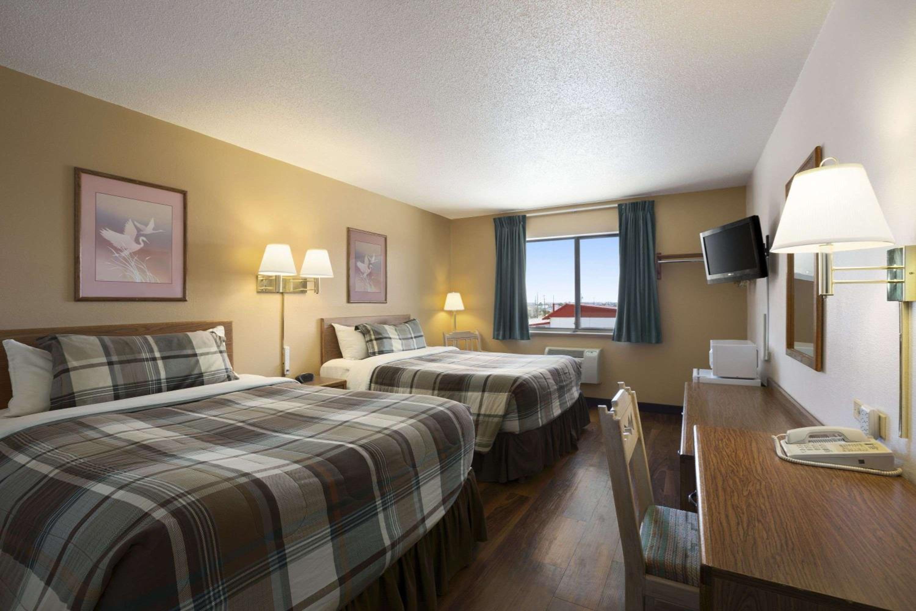 Фото Super 8 by Wyndham Las Vegas