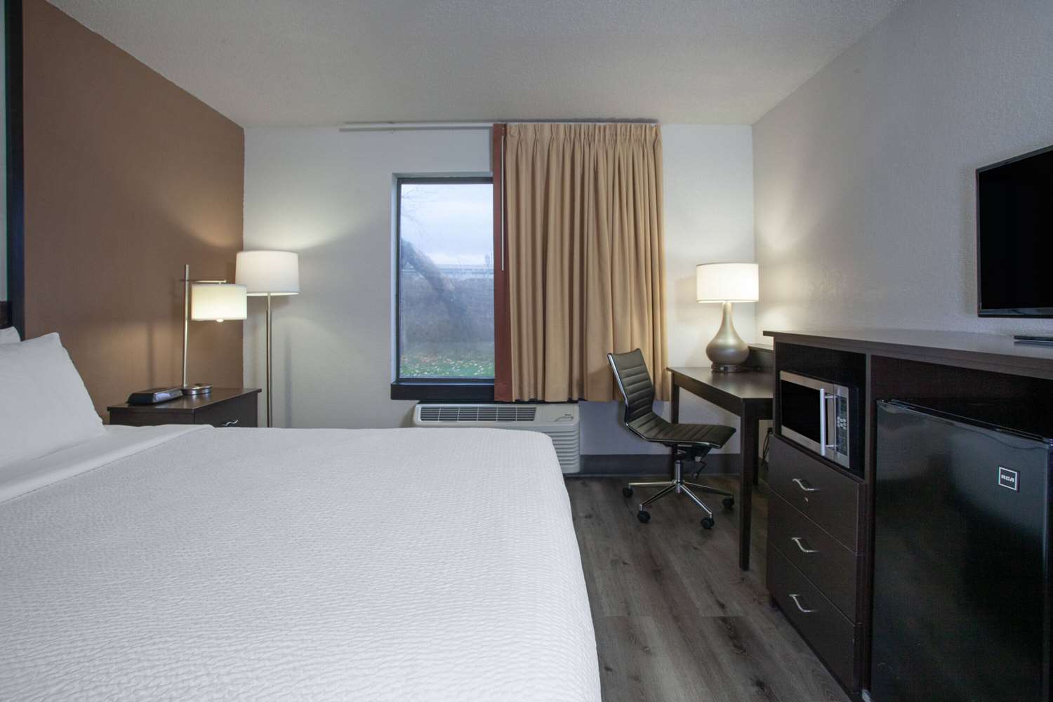 Фото Super 8 by Wyndham Wausau