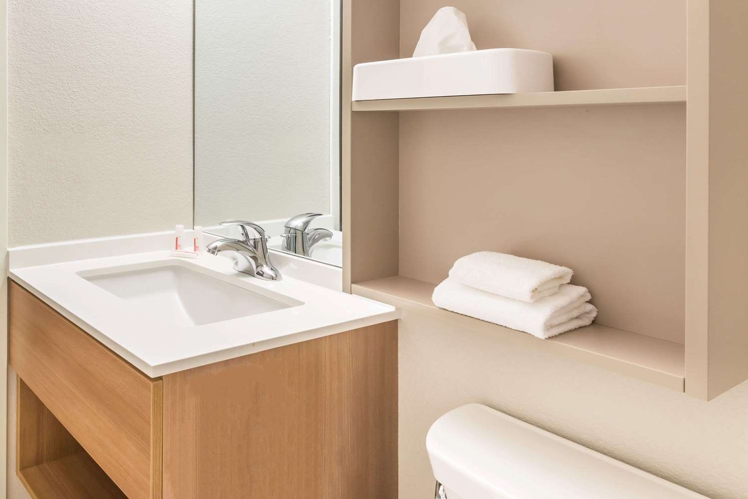 Фото Microtel Inn & Suites by Wyndham Beaver Falls