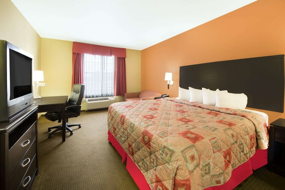Фото Comfort Inn & Suites