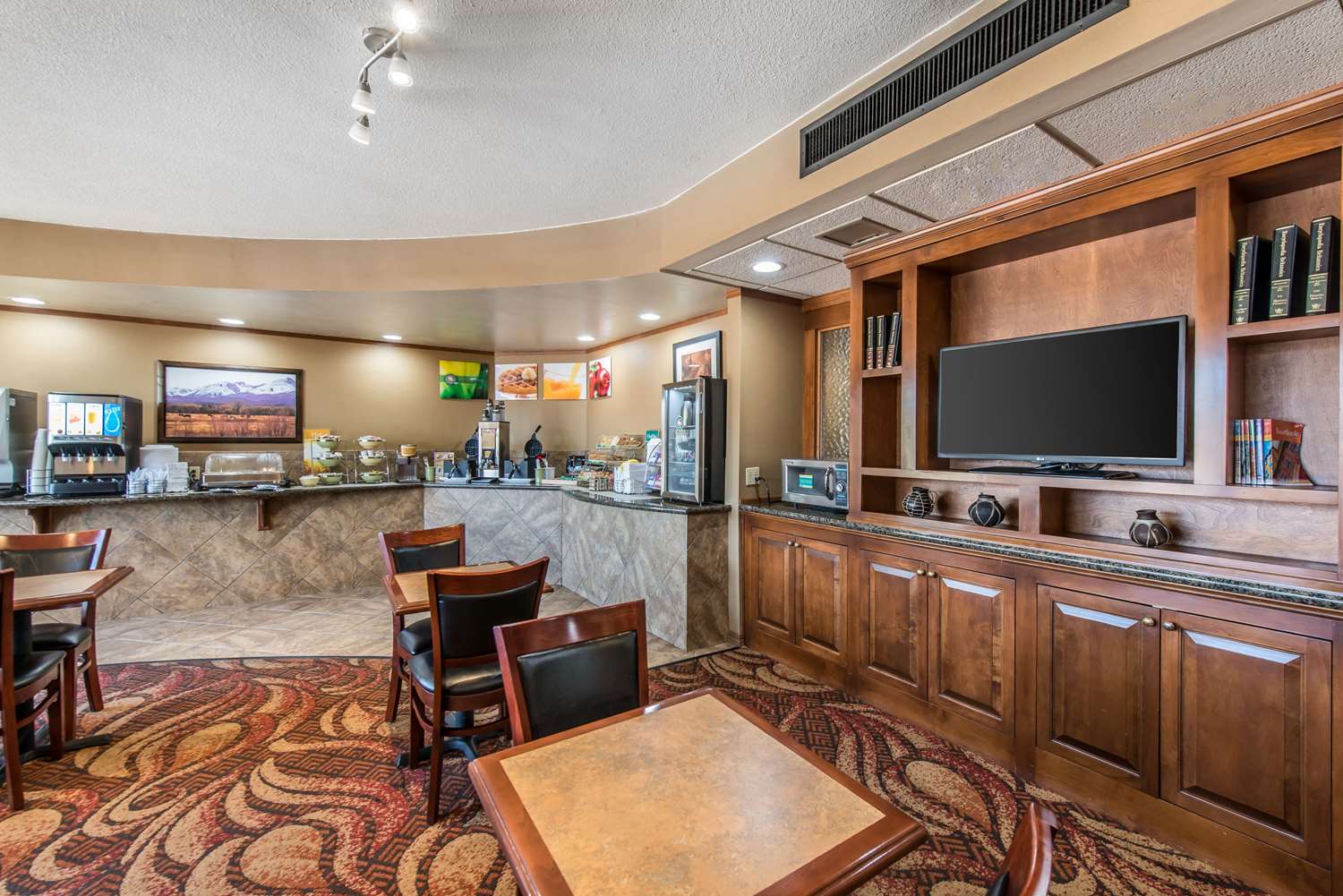 Фото Quality Inn South