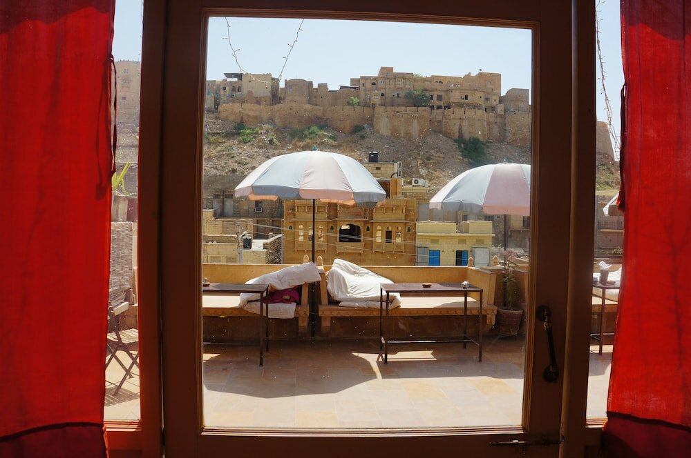 Фото Hotel Shahi Palace