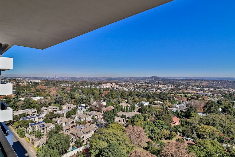 Фото Reserved Suites Illovo