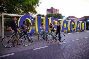Гостиница Bed & Bike Curacao Hotel