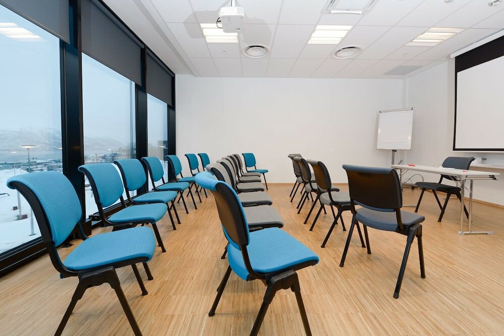 Фото Pingvinhotellet Unn Tromsø