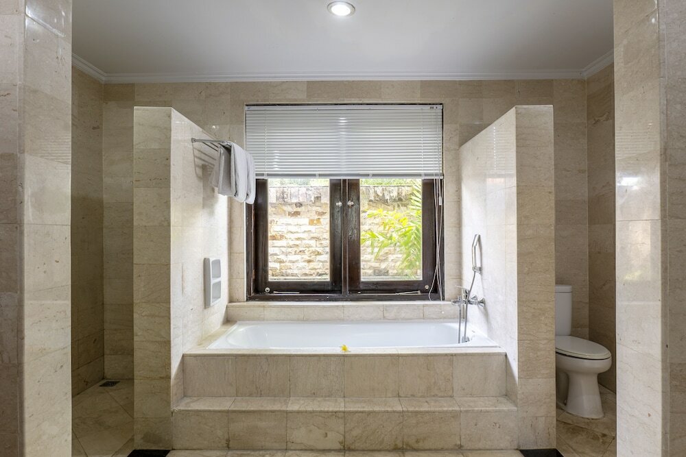 Фото Jimbarwana Hotel