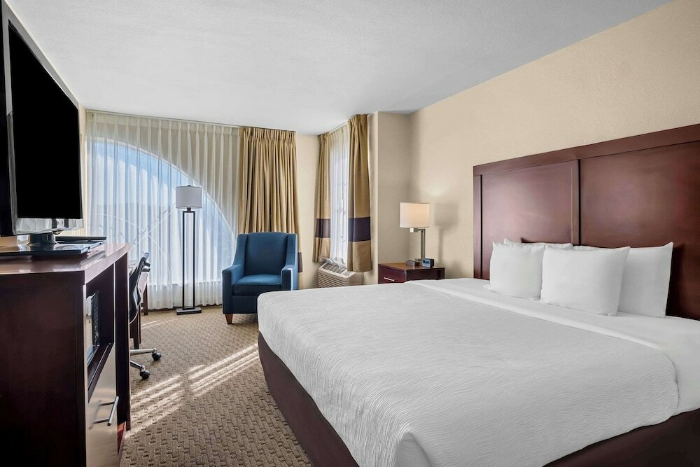 Фото Comfort Suites Las Colinas Center