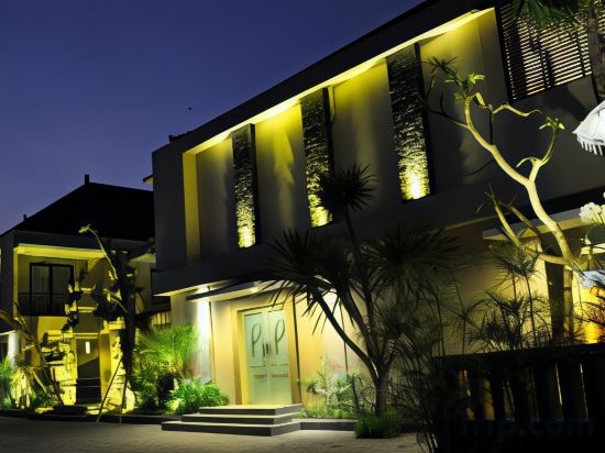 Фото D'Penjor Seminyak Hotel