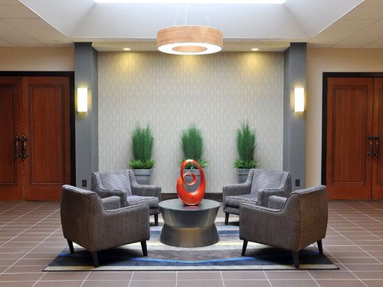 Фото Holiday Inn Hotel & Suites Charleston West, an Ihg Hotel